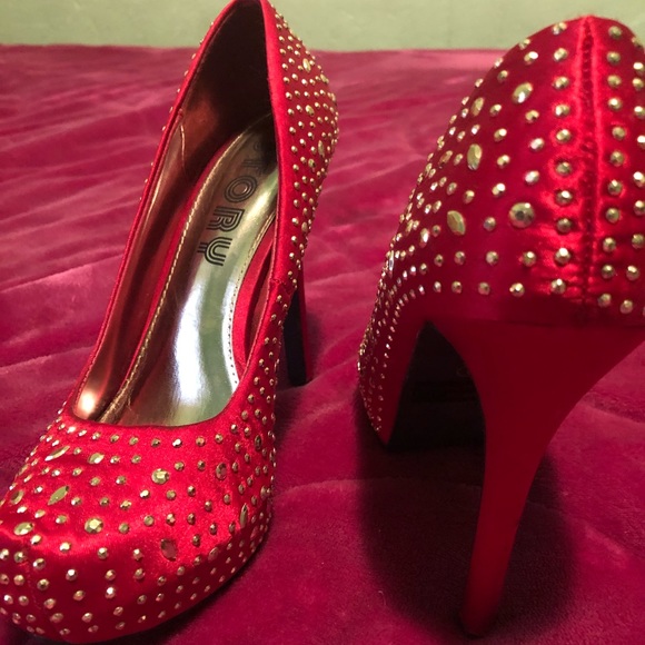 Red Heels - Picture 2 of 3